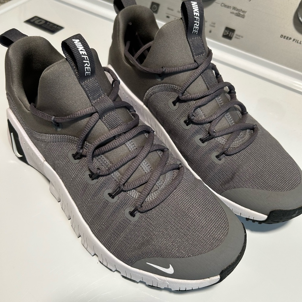 Nike Gray Athletic Sneakers (men's)